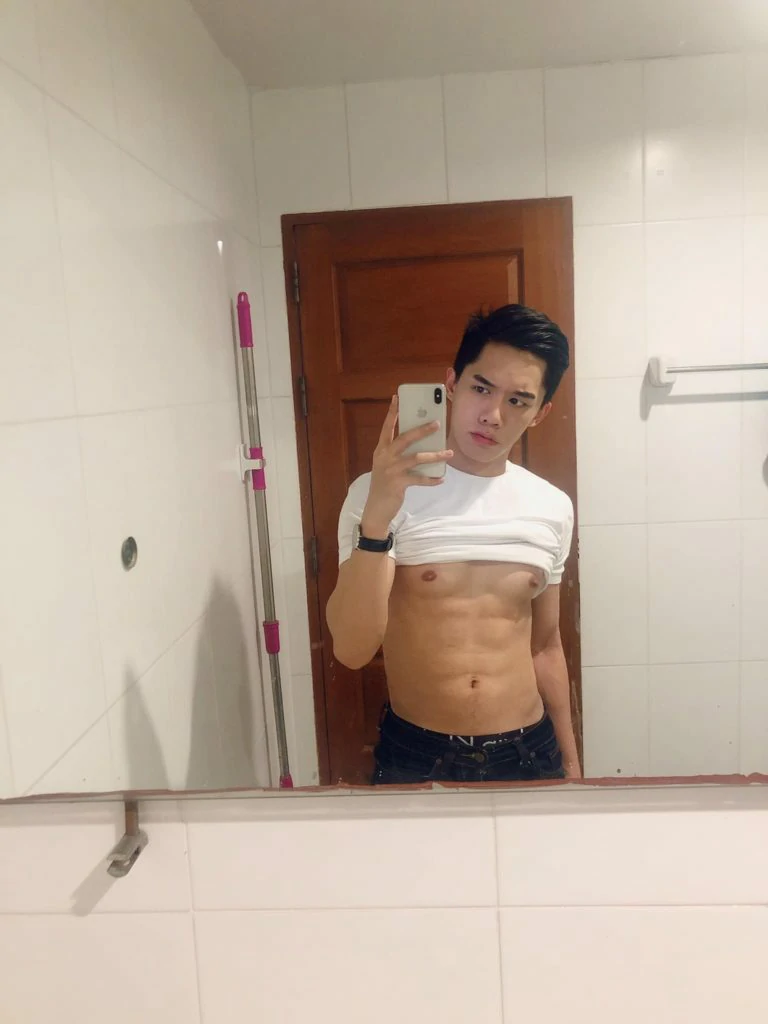 Review-Sixpack-Panupong